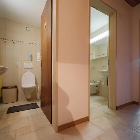 Casa Dschember 10 * ארוזה